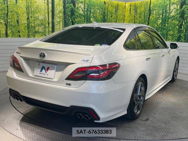 Toyota CROWN SEDAN 2018-06 337616-17