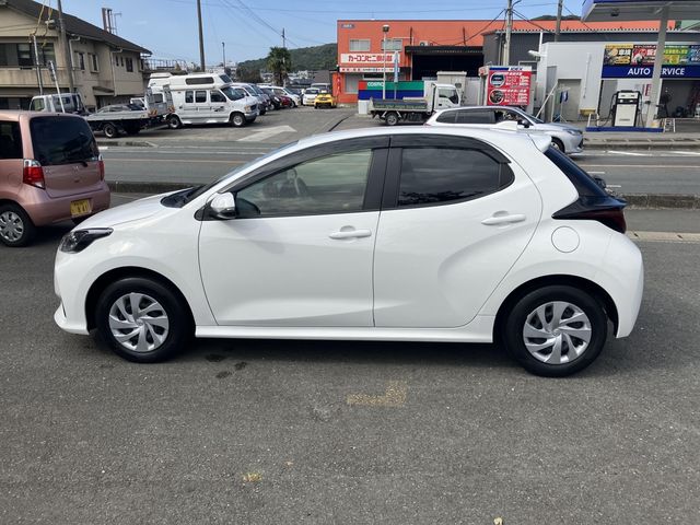Toyota YARIS 2020-07 12246-6