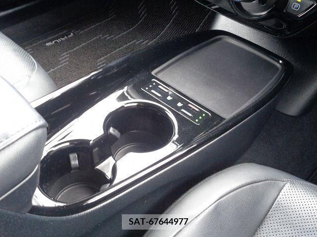 Toyota PRIUS 2020-03 351197-14