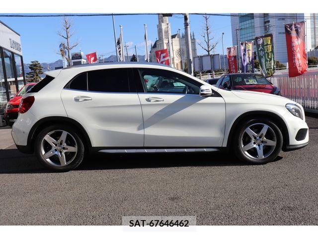 Mercedes Benz GLA-CLASS 2016-02 208428-3