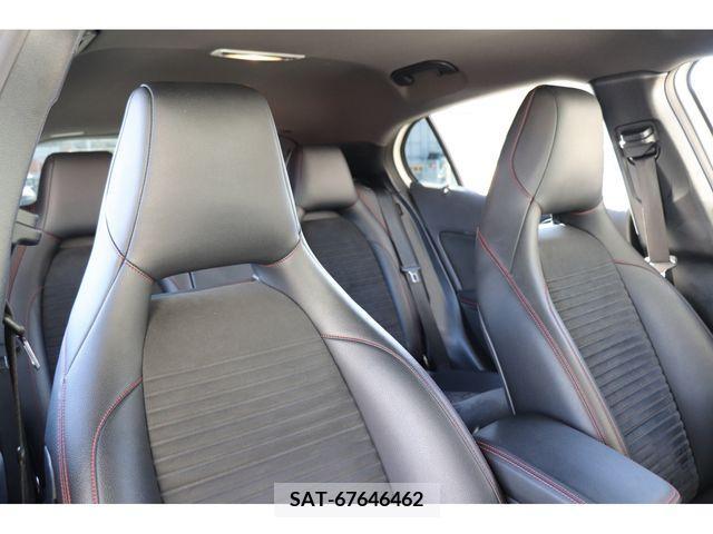 Mercedes Benz GLA-CLASS 2016-02 208428-9