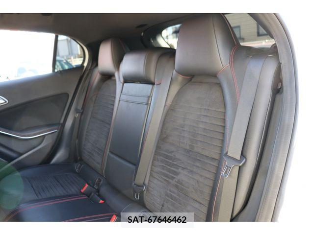 Mercedes Benz GLA-CLASS 2016-02 208428-12