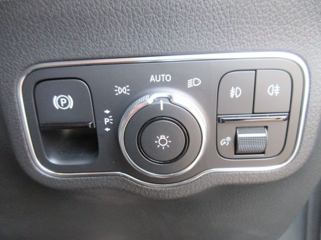 Mercedes Benz GLA-CLASS 2020-10 19447-15
