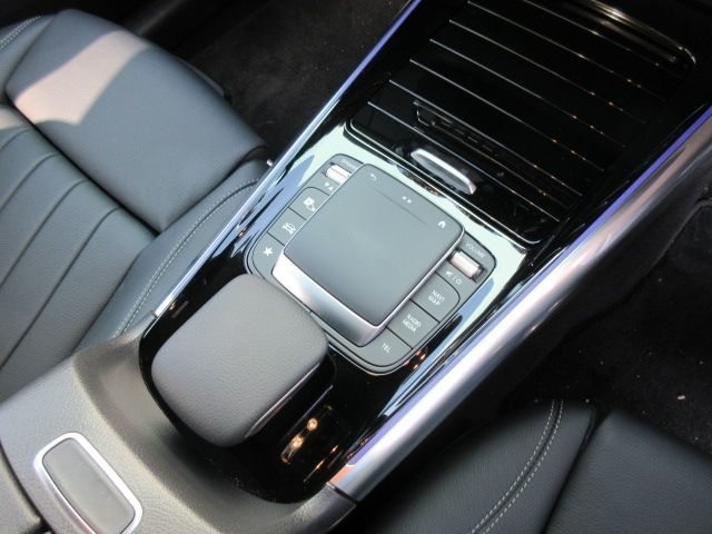 Mercedes Benz GLA-CLASS 2020-10 19447-25