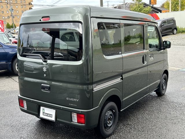 Suzuki EVERY 2022-08 13328-1
