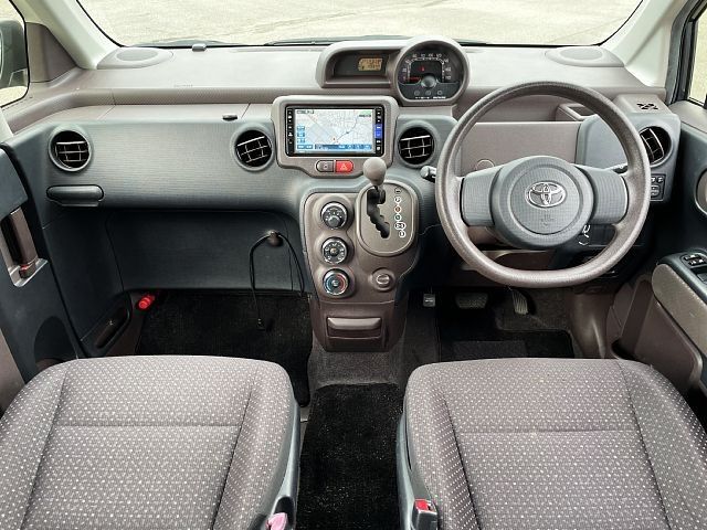 Toyota SPADE 2013-02 6887-1