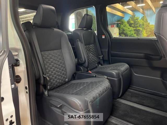Toyota VOXY 2023-07 231451-8