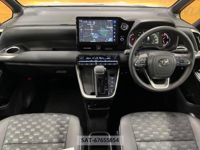 Toyota VOXY 2023-07 231451-1