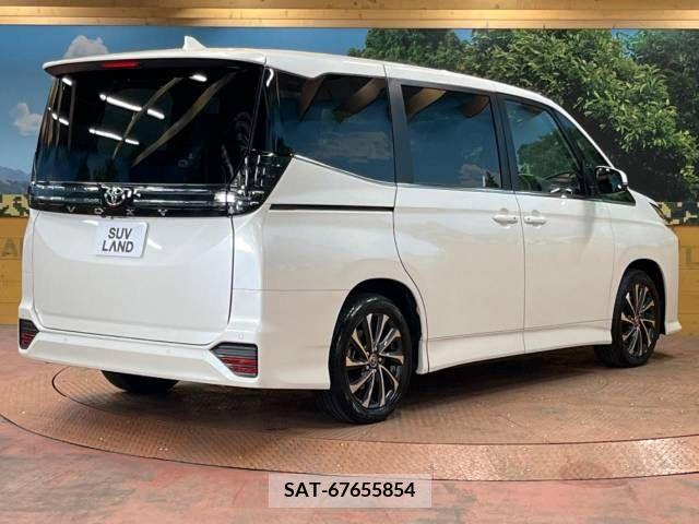 Toyota VOXY 2023-07 231451-17