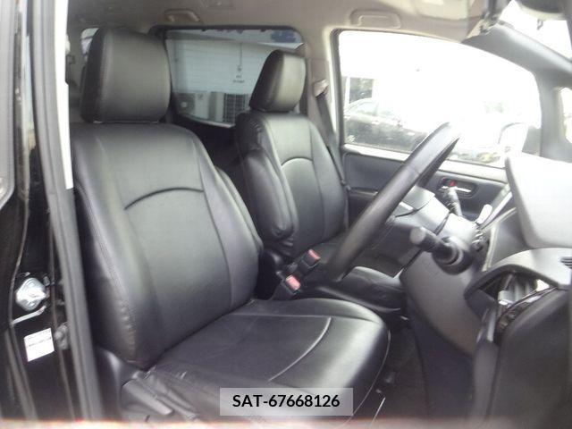 Toyota VOXY 2017-03 232125-3