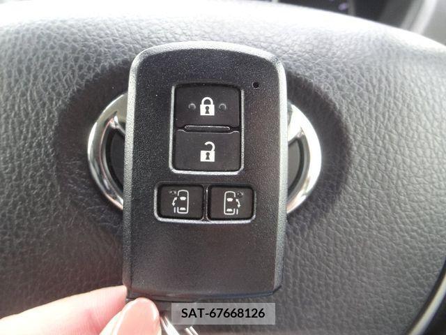 Toyota VOXY 2017-03 232125-13