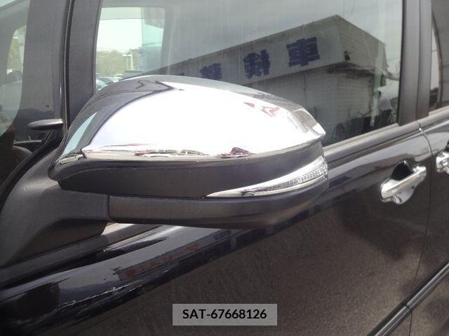Toyota VOXY 2017-03 232125-14