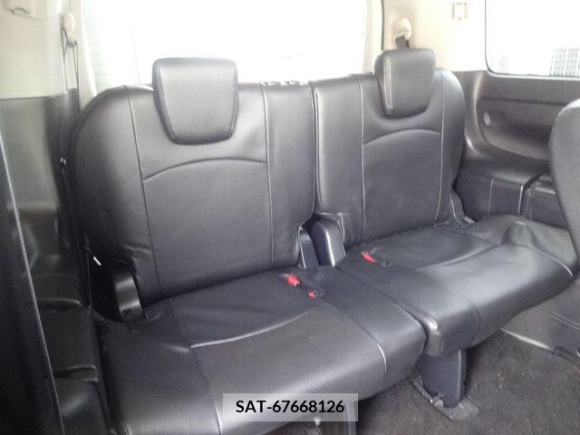 Toyota VOXY 2017-03 232125-5