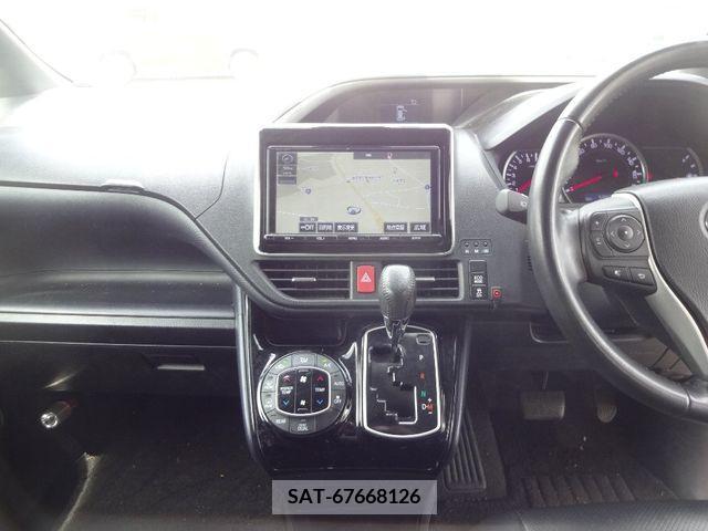 Toyota VOXY 2017-03 232125-7