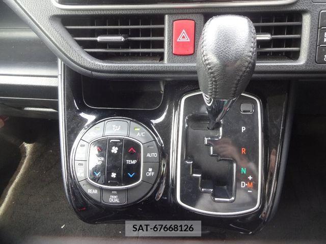 Toyota VOXY 2017-03 232125-9