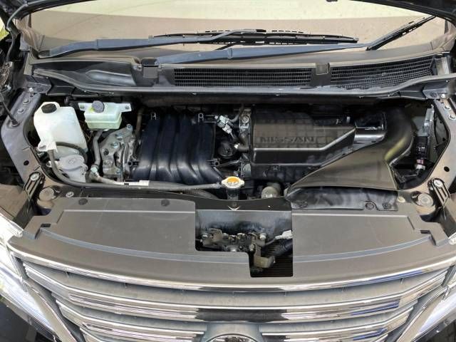Nissan SERENA 2016-02 195375-19