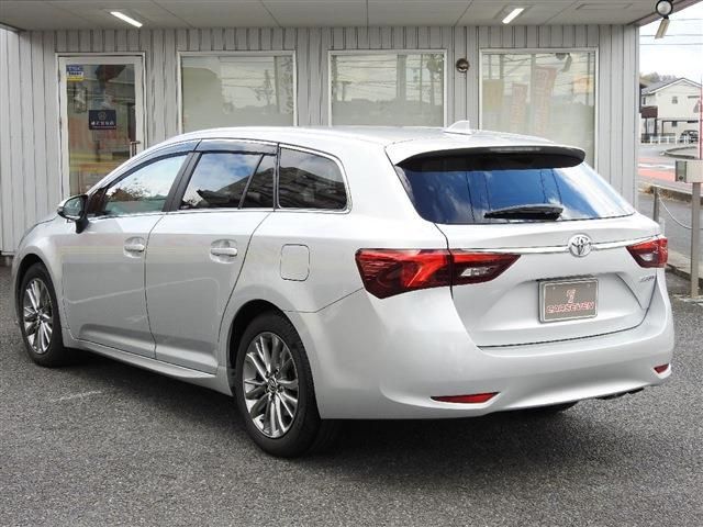 Toyota AVENSIS 2017-07 184482-6