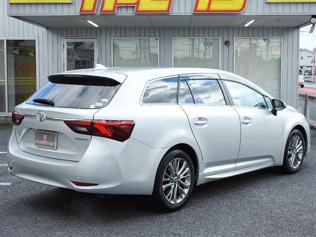 Toyota AVENSIS 2017-07 184482-4