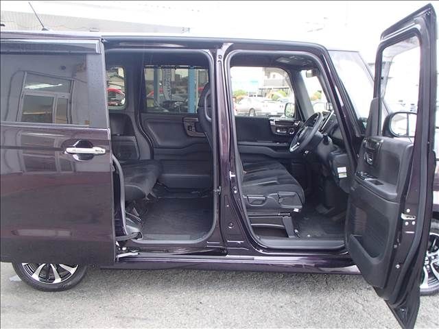 Honda N BOX CUSTOM 2018-10 184563-5