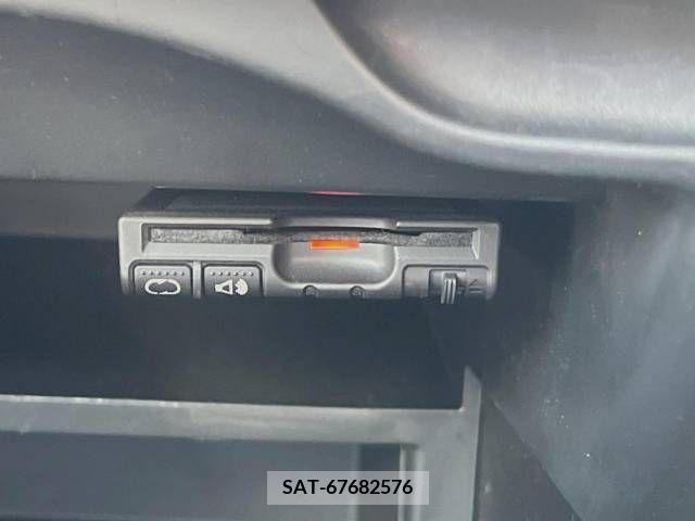 Nissan NOTE 2013-08 302323-4