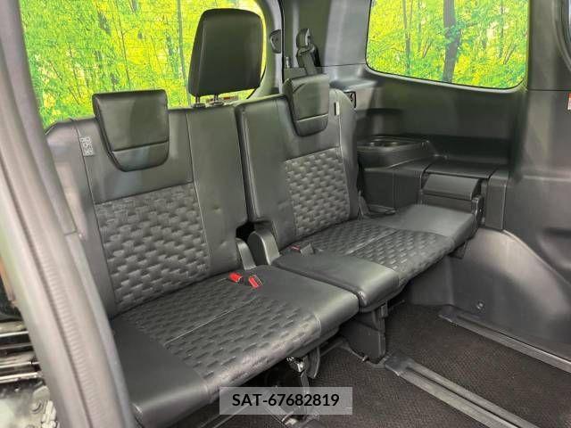 Toyota VOXY 2023-10 289072-10