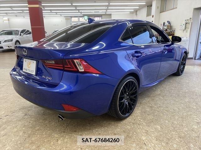 Lexus IS 2014-09 304445-4