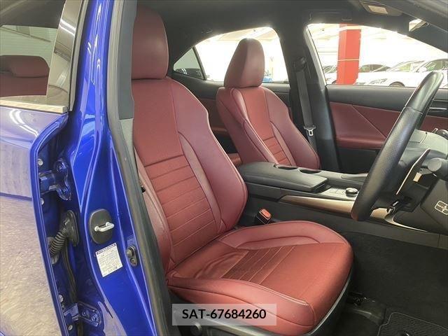 Lexus IS 2014-09 304445-19