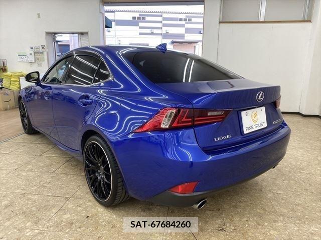 Lexus IS 2014-09 304445-6