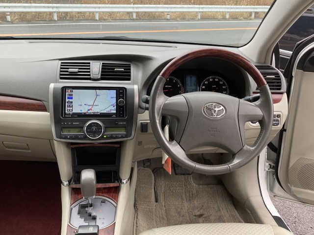 Toyota PREMIO 2010-01 190412-6