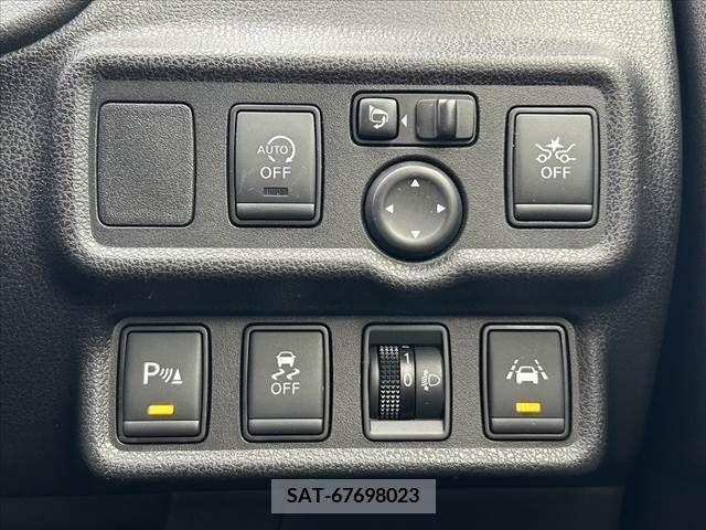 Nissan NOTE 2019-04 302439-6