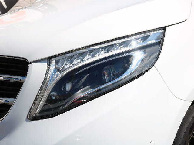 Mercedes Benz V-CLASS 2016-08 22411-18