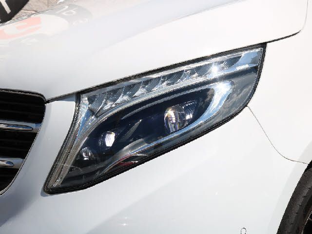 Mercedes Benz V-CLASS 2016-08 22411-19