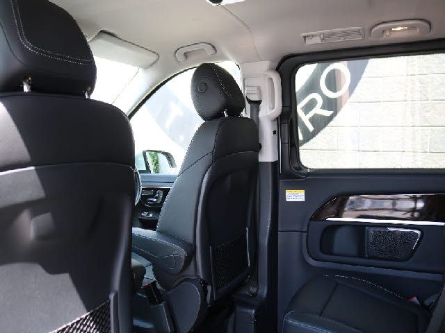 Mercedes Benz V-CLASS 2016-08 22411-3