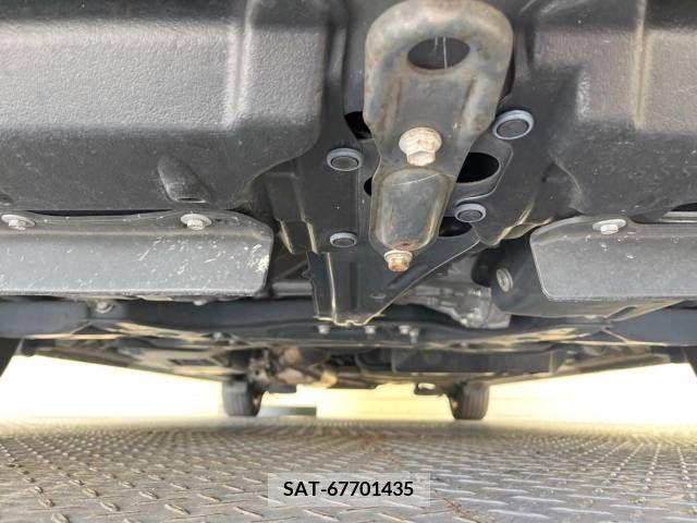 Toyota VOXY 2016-01 237055-19