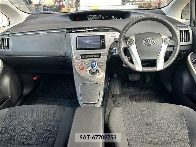 Toyota PRIUS 2015-07 328199-1