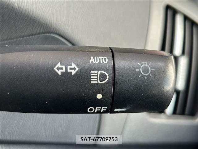 Toyota PRIUS 2015-07 328199-29