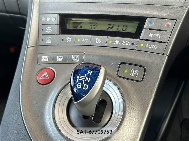 Toyota PRIUS 2015-07 328199-4