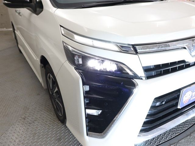 Toyota VOXY 2020-08 180673-19