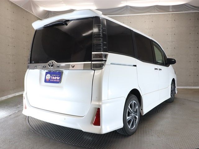 Toyota VOXY 2020-08 180673-1