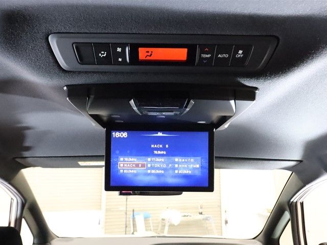 Toyota VOXY 2020-08 180673-16