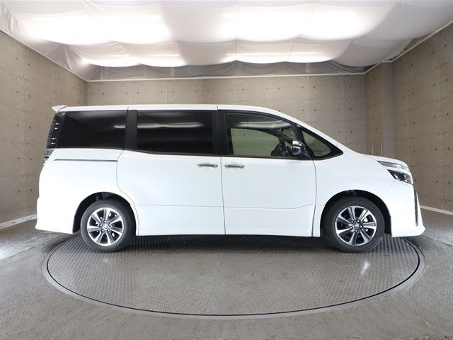 Toyota VOXY 2020-08 180673-22