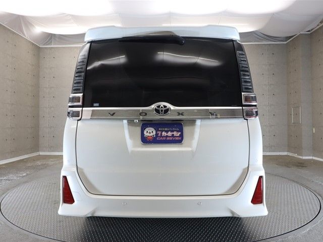 Toyota VOXY 2020-08 180673-23