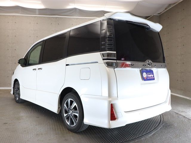Toyota VOXY 2020-08 180673-24