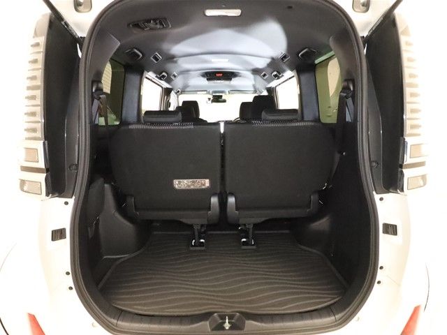 Toyota VOXY 2020-08 180673-8