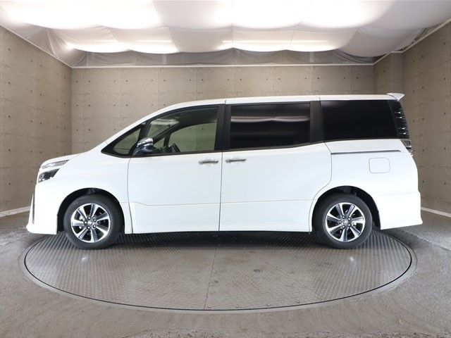 Toyota VOXY 2020-08 180673-25