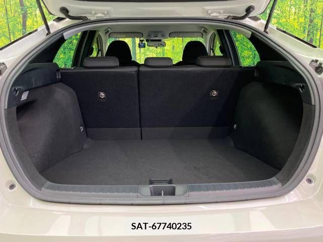 Toyota PRIUS 2019-09 322431-10