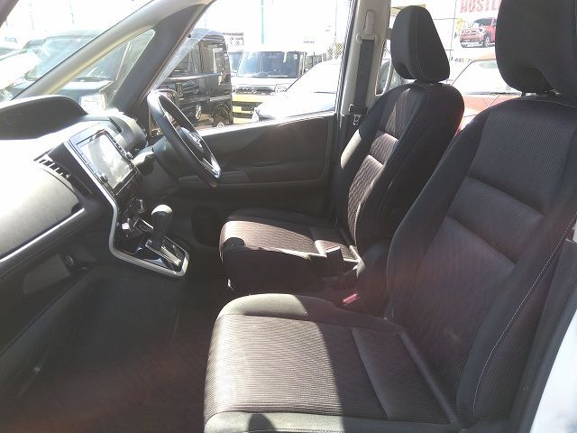 Nissan SERENA 2017-03 12247-21