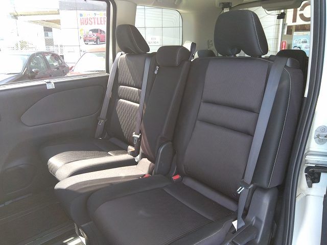 Nissan SERENA 2017-03 12247-11