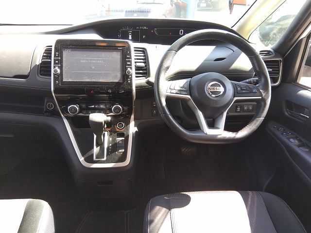 Nissan SERENA 2017-03 12247-24