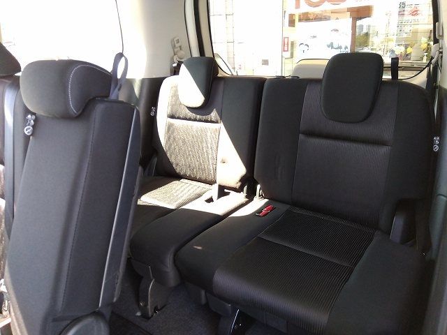 Nissan SERENA 2017-03 12247-12